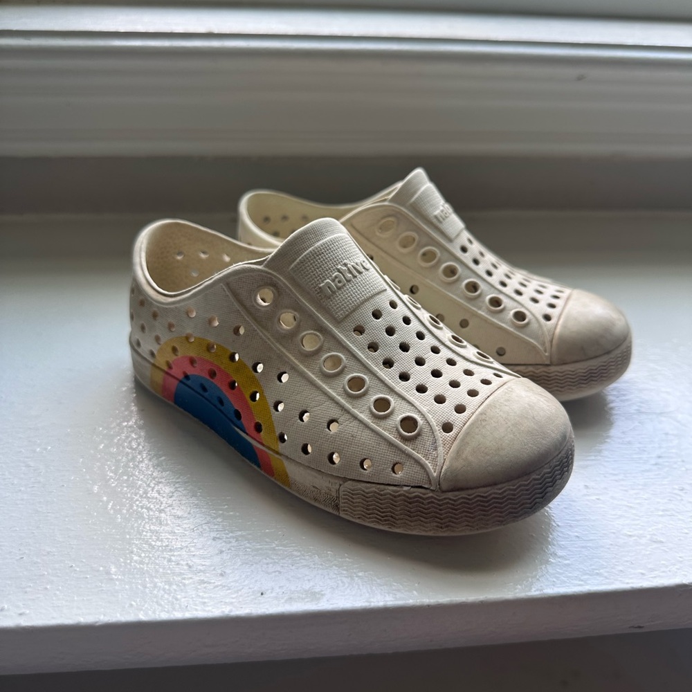 Native Kids Sneakers - Cream with Colorful Rainbow